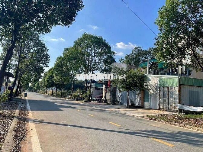 Bán Gấp Lô Đất 300m2 Gần Chợ Mỹ Phước, Bến Cát 820Triệu Dân Cư Đông