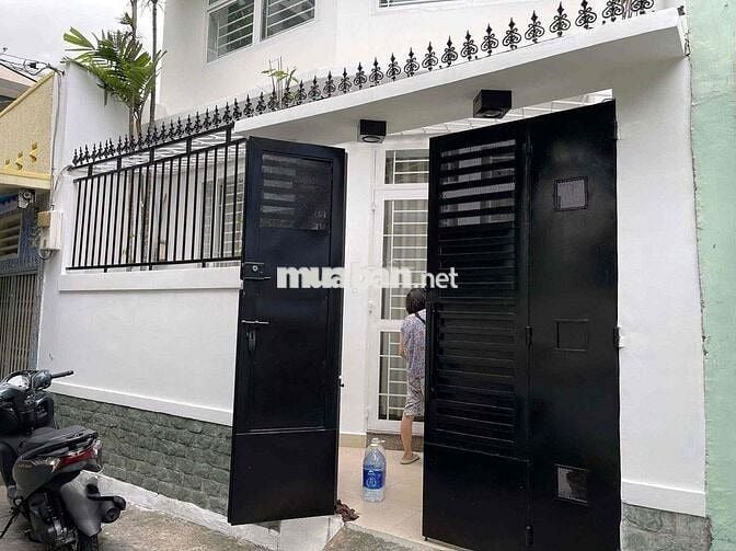 Bán nhà chính chủ Đường Hoà Hưng - Quận 10