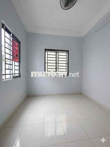 TRUNG TÂM QUẬN 10 - 5 TẦNG LÊ HỒNG PHONG - Ô TÔ THÔNG SÁT MẶT TIỀN .