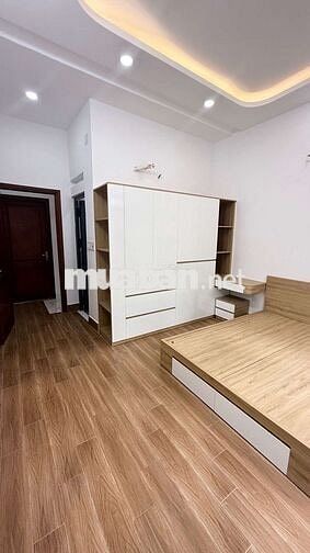 Nhà Cạnh Ngã Tư Bốn Xã - 4m*11.5m , 2 Tầng, 2 Phòng Ngủ WC khép kính 