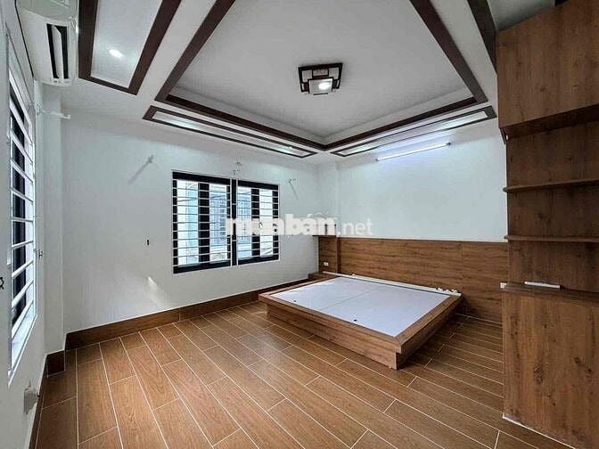 📢📢📢Nhà 5 Tầng Cổ Linh 2 Mặt Ngõ, Đường Thông Ô Tô Tới Cửa - Hơn 6 tỷ