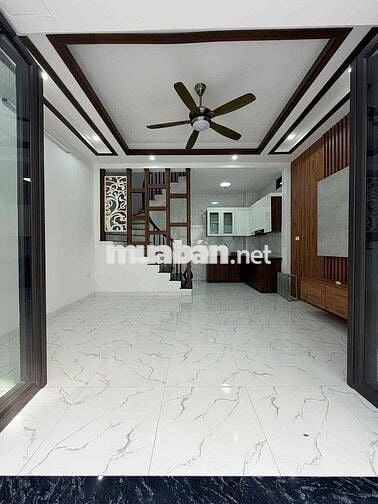 📢📢📢Nhà 5 Tầng Cổ Linh 2 Mặt Ngõ, Đường Thông Ô Tô Tới Cửa - Hơn 6 tỷ