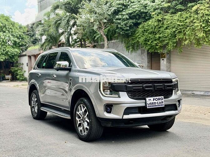✅Ford Everest 2022 Titanium 4x4 10 AT Bạc 26.000km