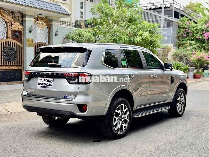 ✅Ford Everest 2022 Titanium 4x4 10 AT Bạc 26.000km