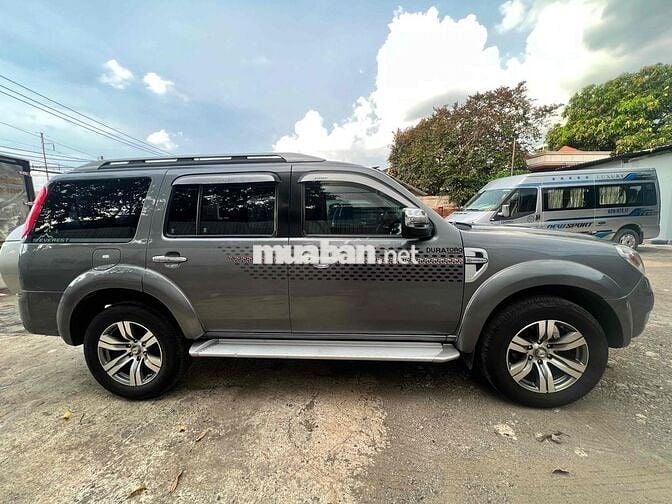 Ford Everest 2011 Xám