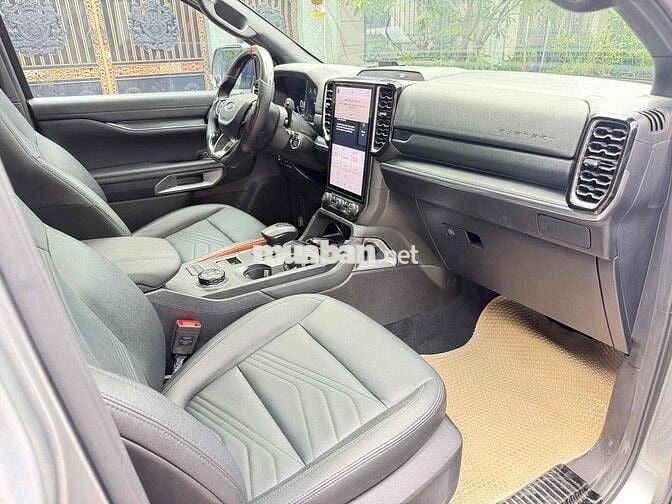 ✅Ford Everest 2022 Titanium 4x4 10 AT Bạc 26.000km