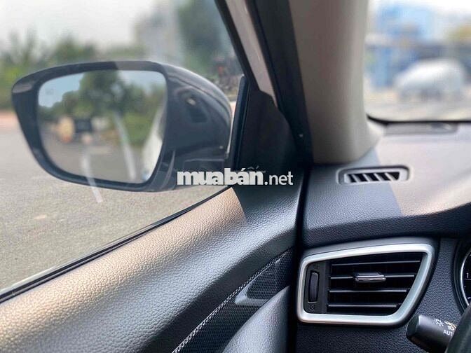 Nissan X trail 2018 2.5 SV 4WD Premium - 79000 km