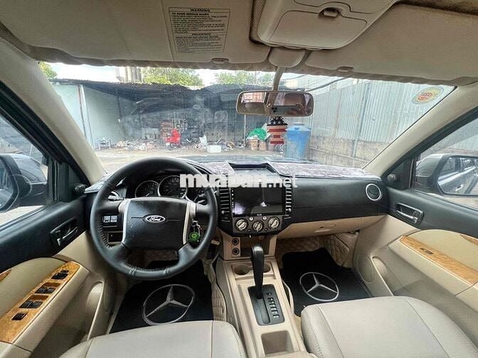 Ford Everest 2011 Xám