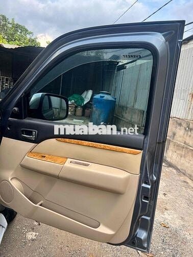 Ford Everest 2011 Xám