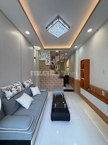 NHÀ ĐẸP 30m2 - LẠC LONG QUÂN giáp Quận 10 - AN NINH - giá 4.15 tỷ TL 