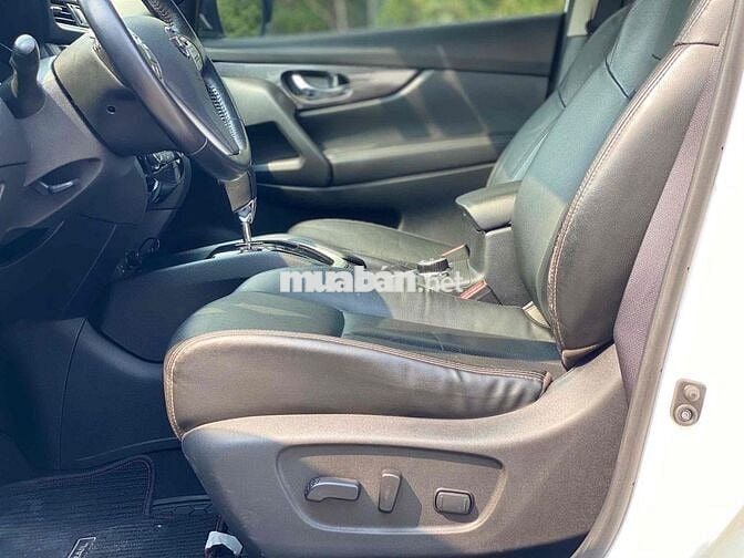 Nissan X trail 2018 2.5 SV 4WD Premium - 79000 km
