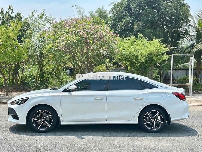 MG MG5 2025 - 9000 km