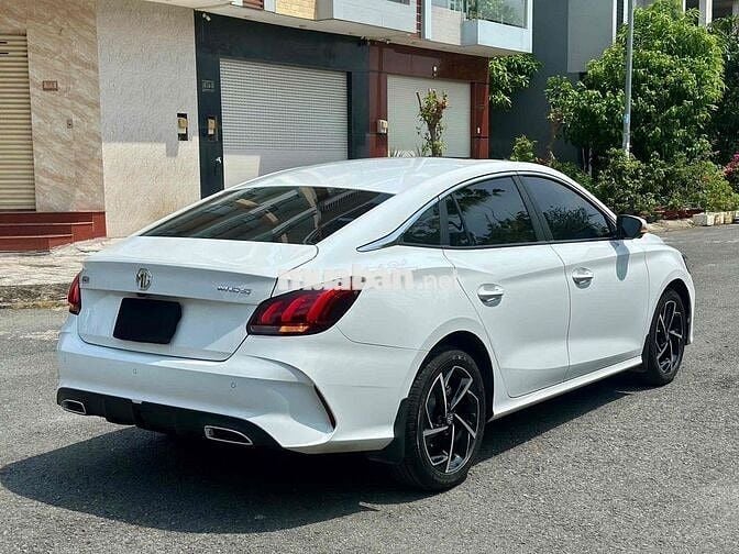 MG MG5 2025 - 9000 km
