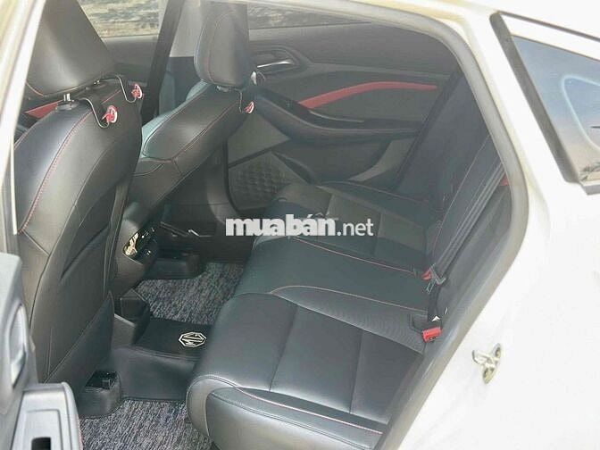 MG MG5 2025 - 9000 km
