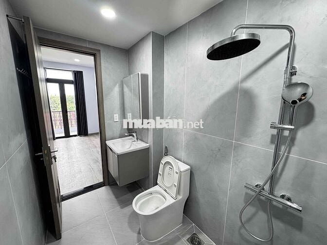 Nhà nguyên căn 5x20m 1 trệt 3 lầu Phạm Hùng nối dài