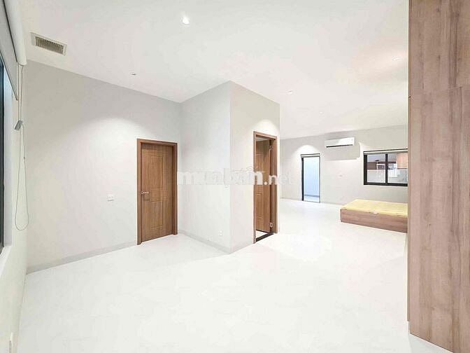 Cho thuê căn hộ Studio ban công,full NT gần lotte,cầu kênh tẻ ,RMIT,..