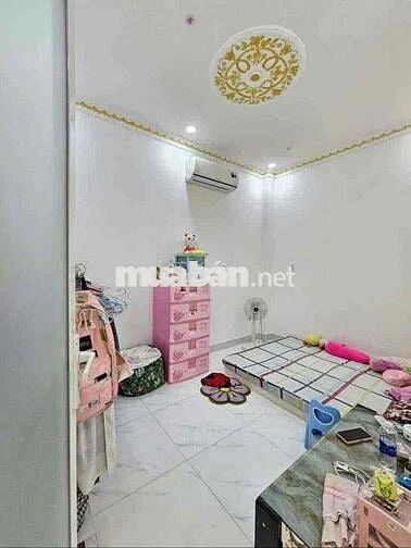 Cần bán gấp nhà mặt tiền Bình Chánh