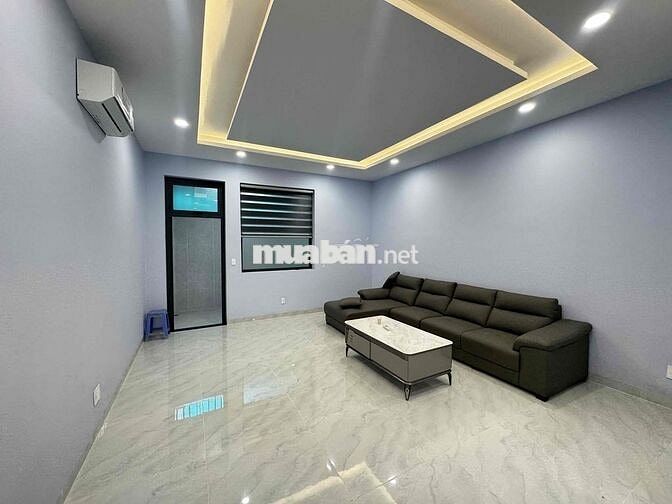Nhà nguyên căn 5x20m 1 trệt 3 lầu Phạm Hùng nối dài