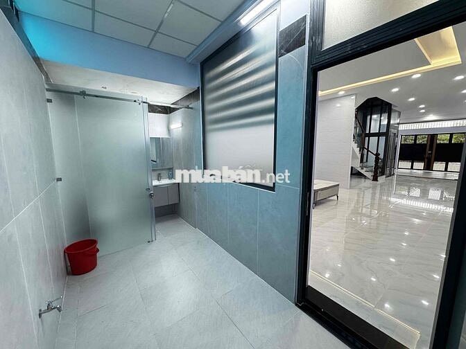 Nhà nguyên căn 5x20m 1 trệt 3 lầu Phạm Hùng nối dài