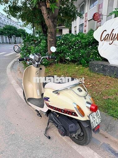 Honda 50cc màu Kem
