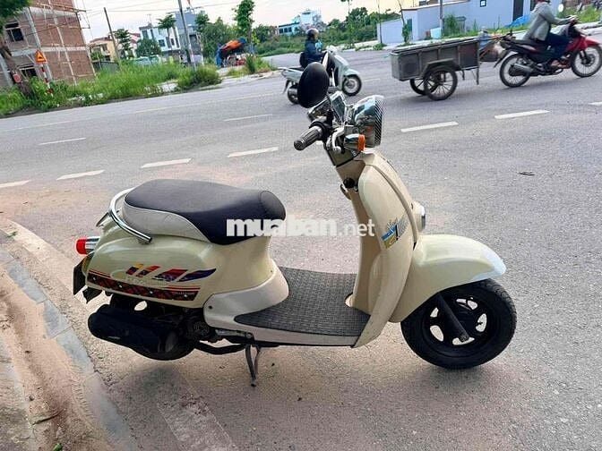 Honda 50cc màu Kem