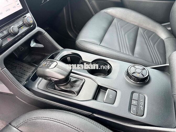Ford Everest 2024 2 cầu bản full
