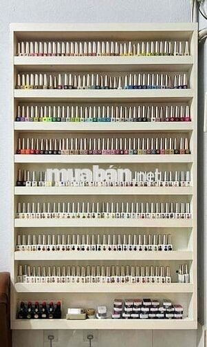 Sang Gấp Tiệm Nail Quận 7 – Full Nội Thất, Vào Làm Ngay – Giá Chỉ 60 T