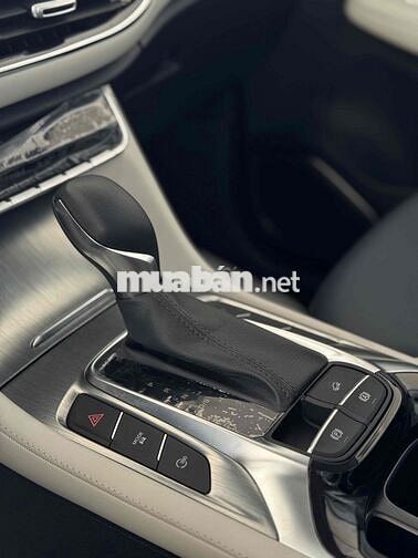 MG HS Luxury Trắng