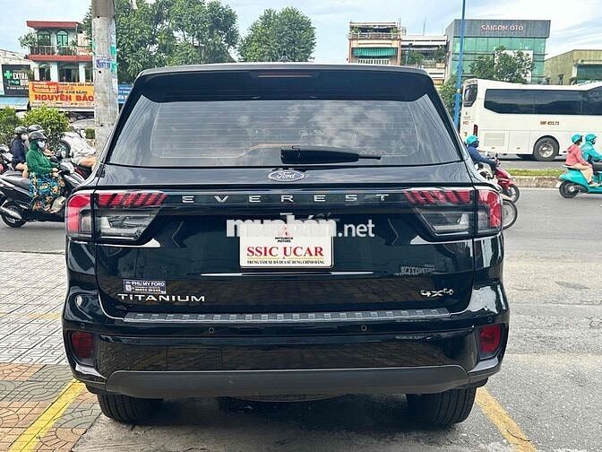 Ford Everest 2024 2 cầu bản full