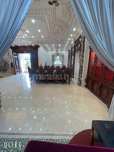 Bán gấp Villa Phố 456/66 Cao Thắng .DT:12,5 x 16m, hầm, 2 lầu,áp mái