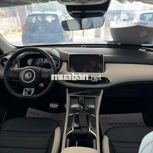 MG HS Luxury Trắng