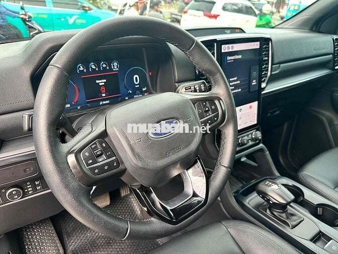 Ford Everest 2024 2 cầu bản full