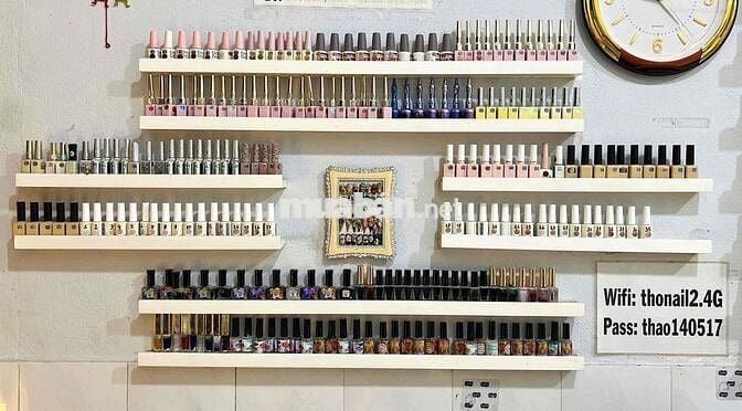 Sang Gấp Tiệm Nail Quận 7 – Full Nội Thất, Vào Làm Ngay – Giá Chỉ 60 T