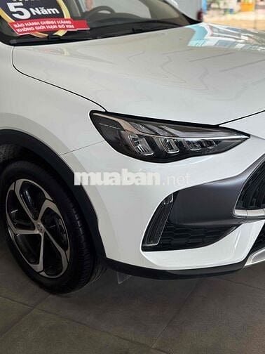 MG HS Luxury Trắng
