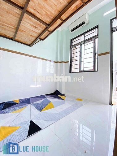 CHO THUÊ PHÒNG CÓ GÁC CỬA SỔ TRỜI MỚI XÂY NGAY TRƯỜNG ĐẠI HỌC VĂN HIẾN