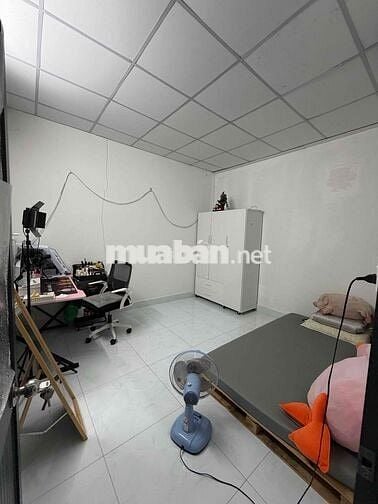 phòng studio có máy lạnh không cọc