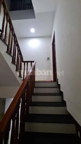 Cho thuê Nhà hẻm oto đường số 11, p. trường thọ - 3 tầng có 4pn3wc 