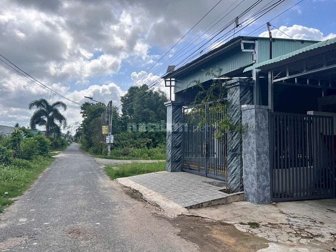 Nhà đẹp Phước Đông. 200m2 ngay KCN.  1,x tỷ 