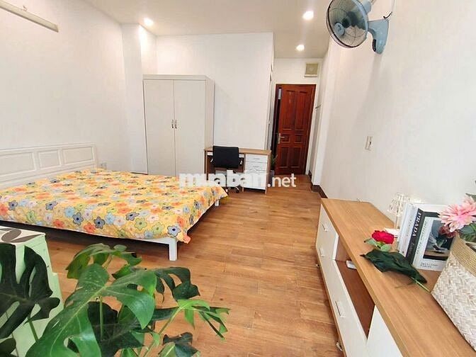 SỐC!!! Studio ban công mới 100% + nội thất gỗ ngay Ung Văn Khiêm