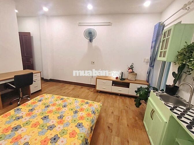 SỐC!!! Studio ban công mới 100% + nội thất gỗ ngay Ung Văn Khiêm