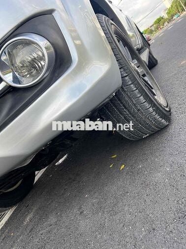 Toyota Fortuner 2016 Bạc