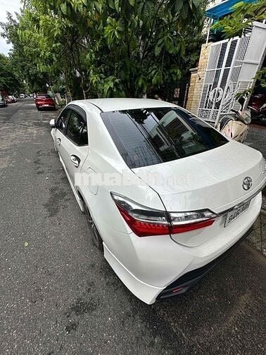 Toyota Corolla Altis Trắng