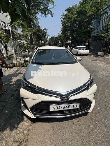 Toyota Corolla Altis Trắng