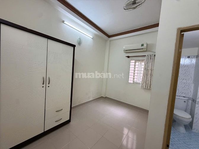 Quận 10, Cho thuê phòng, tiện nghi, máy lạnh, tủ lạnh, toilet riêng...