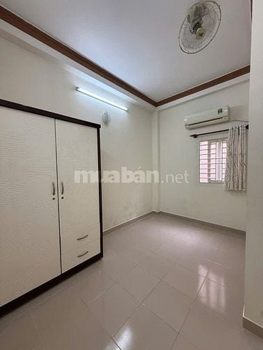 Quận 10, Cho thuê phòng, tiện nghi, máy lạnh, tủ lạnh, toilet riêng...