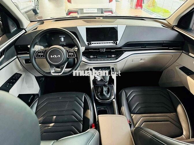 KIA Carens 7 Chỗ Lăn bánh chưa đến 7xx