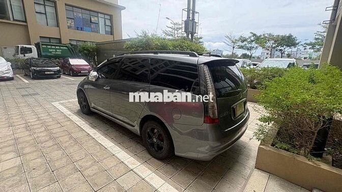 Mitsubishi Grandis 2005 Xám