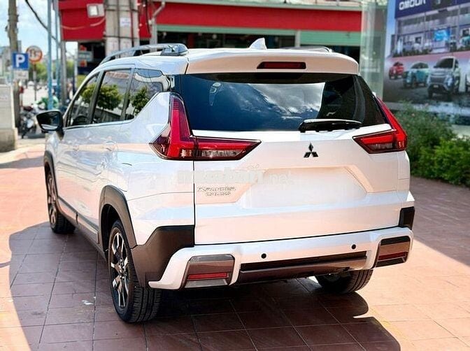 Mitsubishi Xpander Cross 1.5L AT – 2025