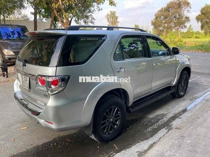 Toyota Fortuner G 2014 Dầu 500k km Bạc