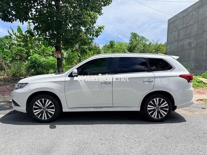 Mitsubishi Outlander 2023 CVT Trắng